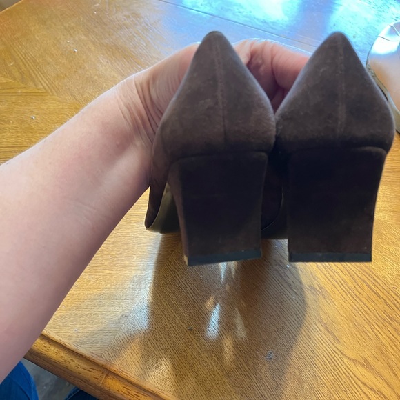 Salvatore Ferragamo 8.5 Brown Suede Embroidered Vintage Pumps - Picture 4 of 7